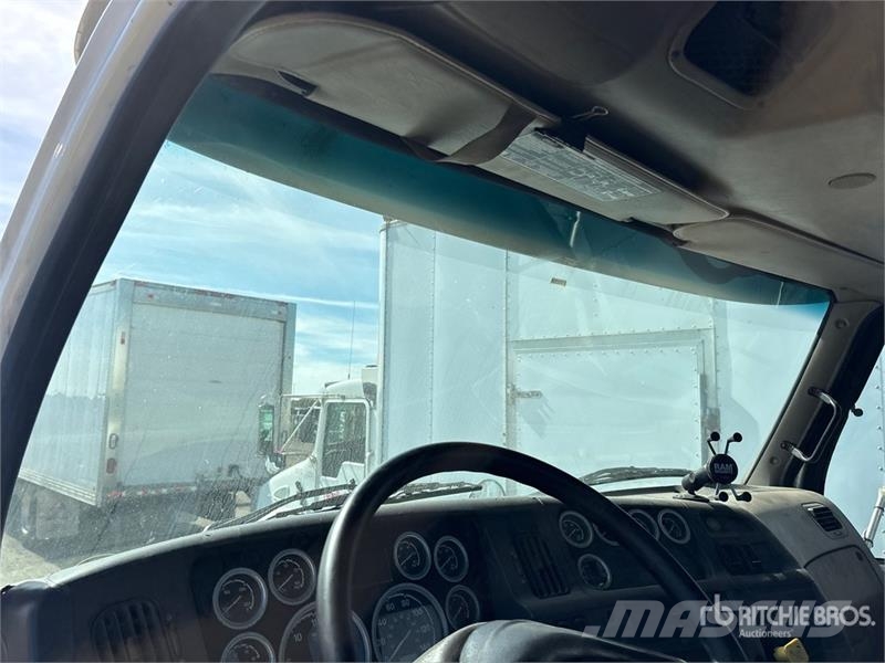 Sterling L9500 8x4 Cab and Chassis Kabine i unutrašnjost
