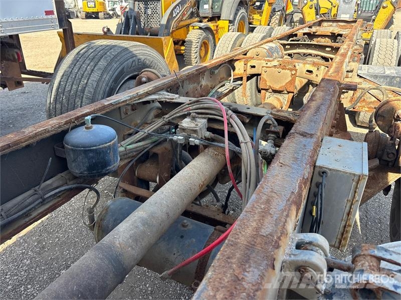 Sterling L9500 8x4 Cab and Chassis Kabine i unutrašnjost
