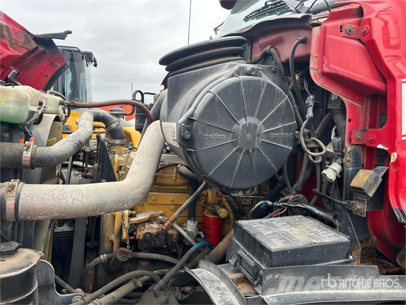 Sterling L9500 8x4 Curtain Side Truck Kapellbil