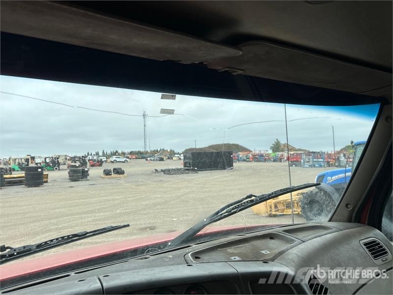 Sterling L9500 8x4 Curtain Side Truck Kapellbil