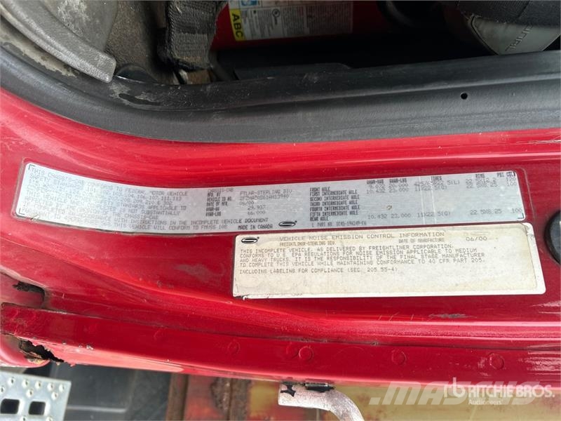 Sterling L9500 8x4 Curtain Side Truck Kapellbil