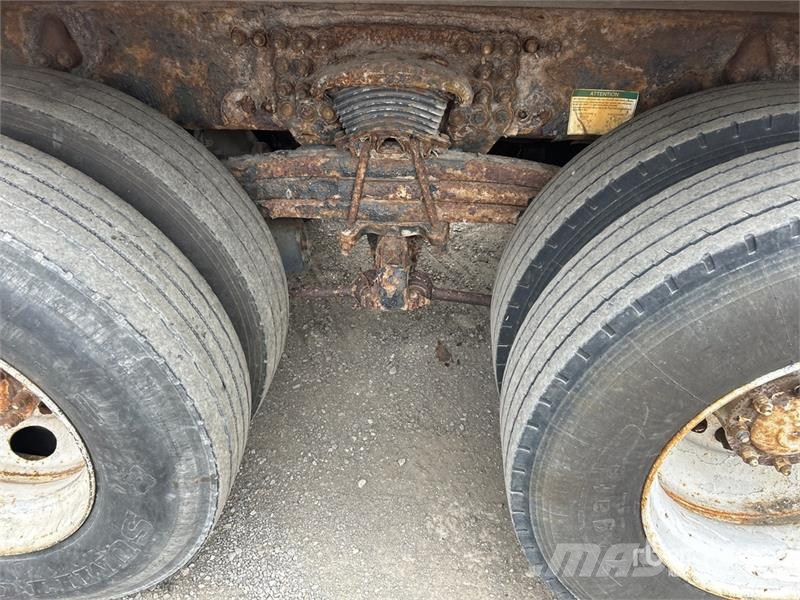 Sterling L9500 8x4 Curtain Side Truck Kapellbil