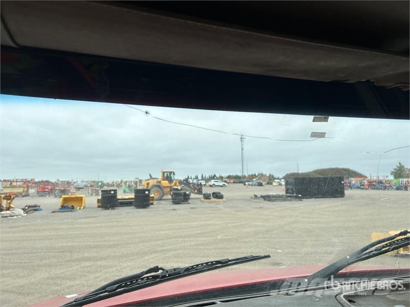 Sterling L9500 8x4 Curtain Side Truck Kapellbil