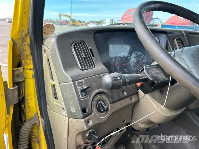 Sterling L9500 8x4 Hooklift Truck Treileri ar āķi