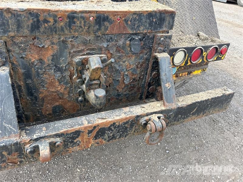 Sterling L9500 8x4 Hooklift Truck Treileri ar āķi