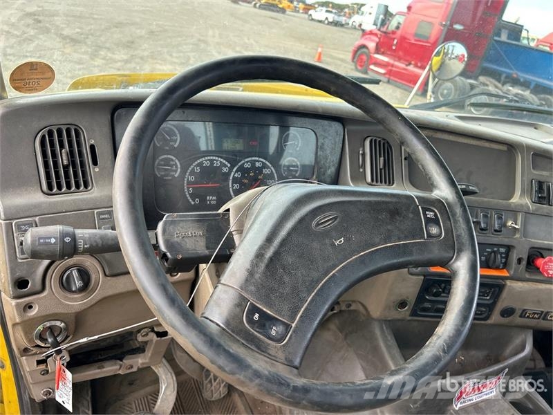 Sterling L9500 8x4 Hooklift Truck Treileri ar āķi