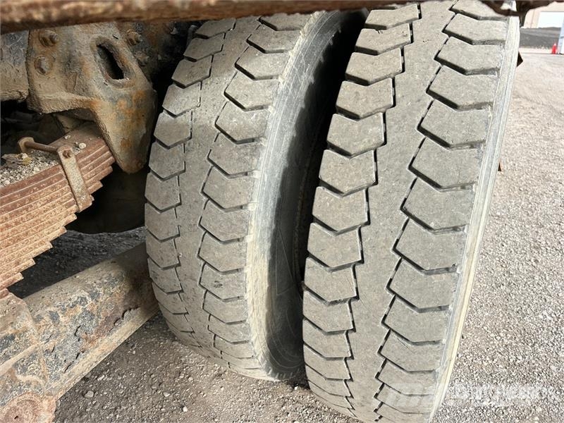 Sterling L9500 8x4 Hooklift Truck Treileri ar āķi