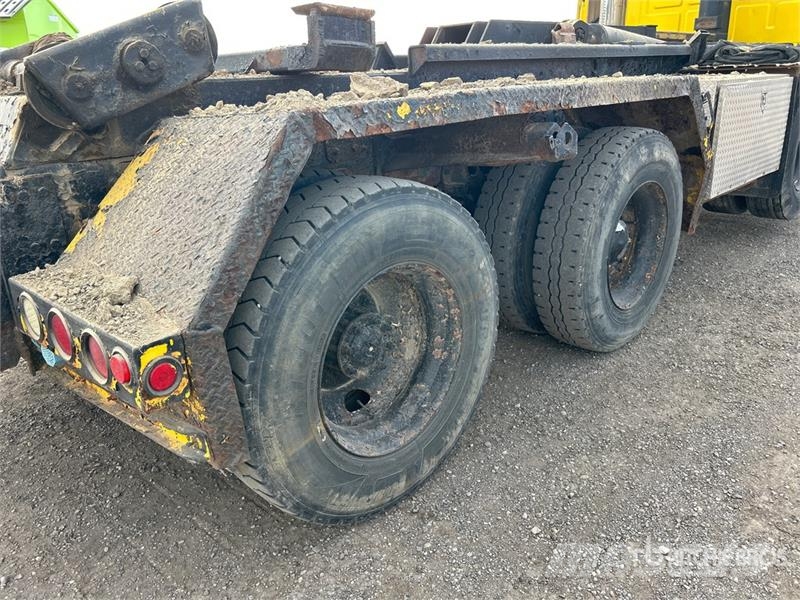 Sterling L9500 8x4 Hooklift Truck Treileri ar āķi