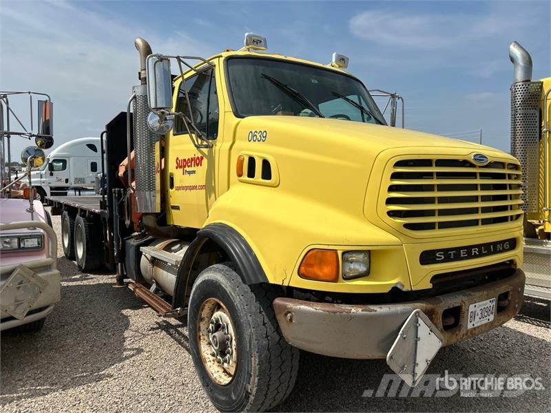 Sterling LT9500 Kamioni sa kranom