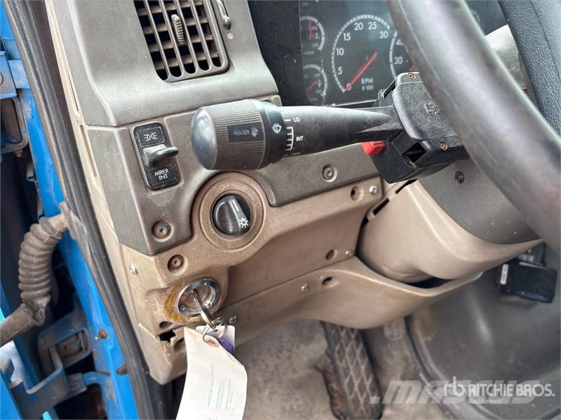 Sterling LT9500 STE 6x4 Snow Plow Truck Visuotinės / bendrosios paskirties automobiliai
