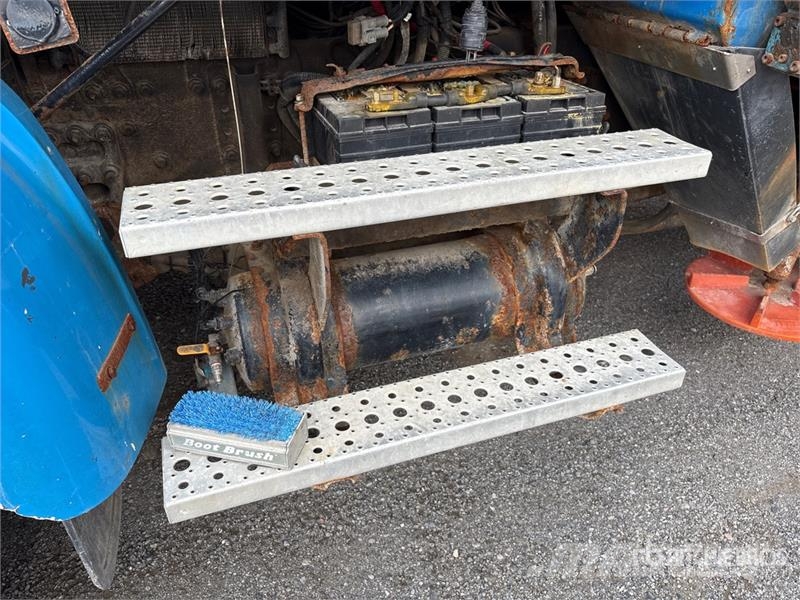 Sterling LT9500 STE 6x4 Snow Plow Truck Visuotinės / bendrosios paskirties automobiliai