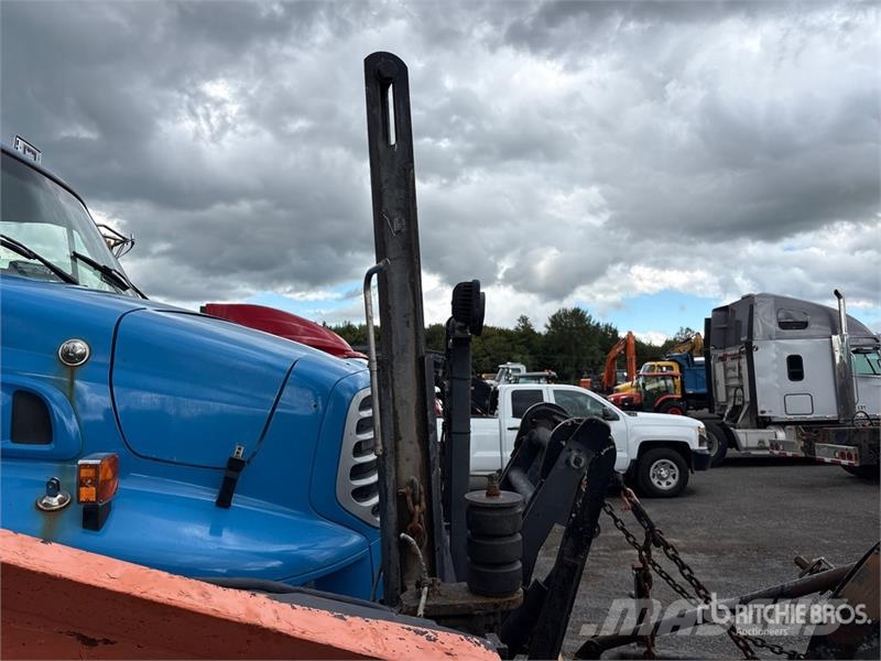 Sterling LT9500 STE 6x4 Snow Plow Truck Visuotinės / bendrosios paskirties automobiliai