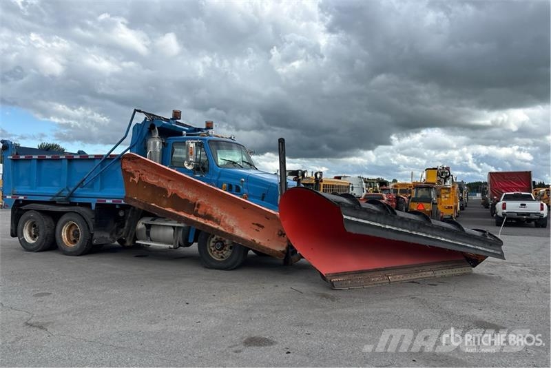 Sterling LT9500 STE 6x4 Snow Plow Truck Komunálne / Multi-úžitkové vozidlá