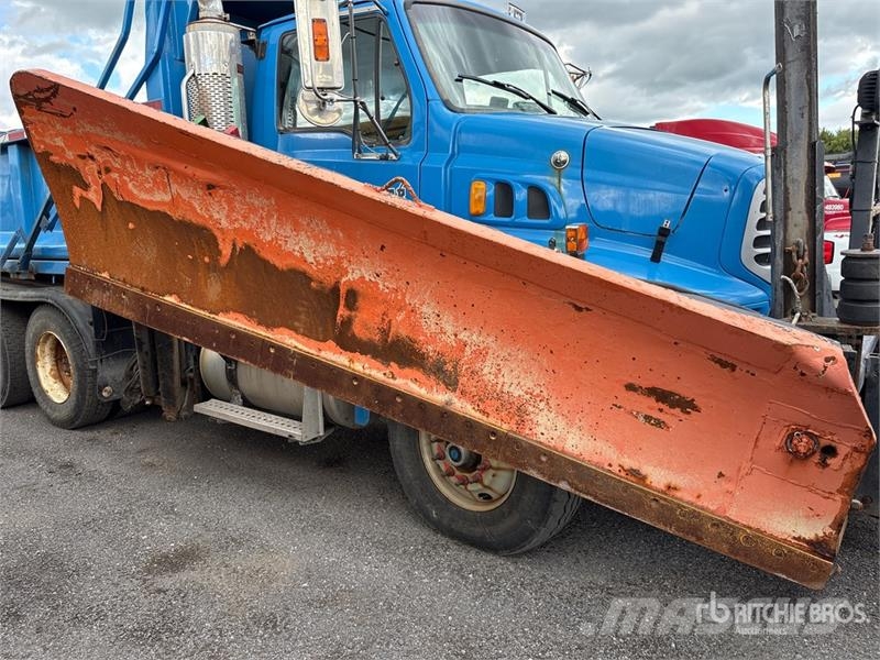 Sterling LT9500 STE 6x4 Snow Plow Truck Visuotinės / bendrosios paskirties automobiliai