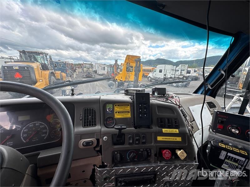 Sterling LT9500 STE 6x4 Snow Plow Truck Visuotinės / bendrosios paskirties automobiliai
