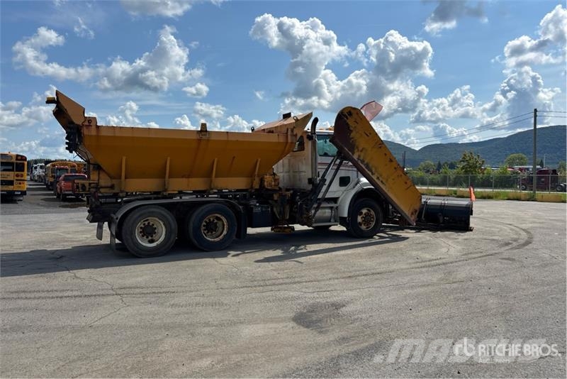 Sterling LT9513 6x4 Snow Plow Truck 多目的/汎用車両