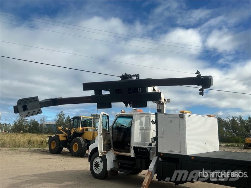 Sterling M7500 Nosturiautot