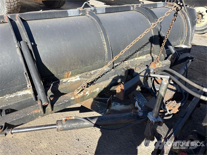 Sterling STE 4x2 Snow Plow Truck Közúti karbantartó haszongépek
