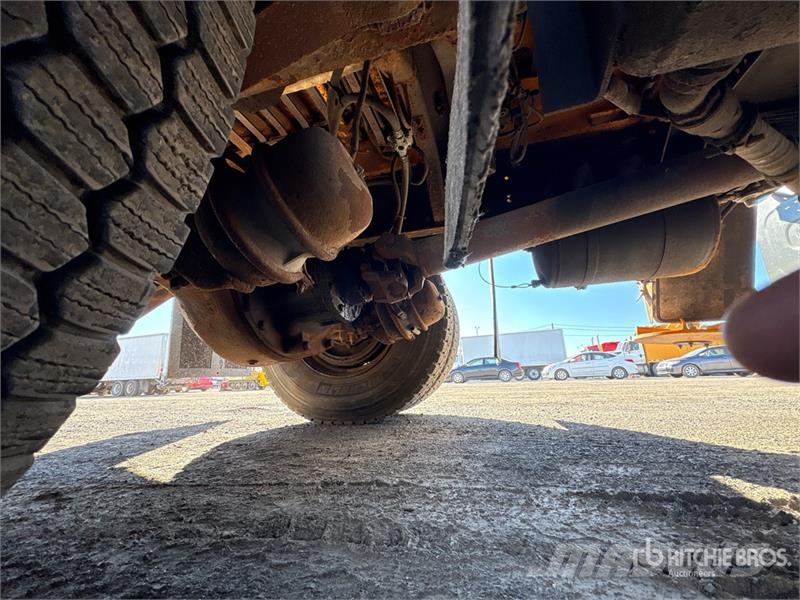 Sterling STE 4x2 Snow Plow Truck Közúti karbantartó haszongépek