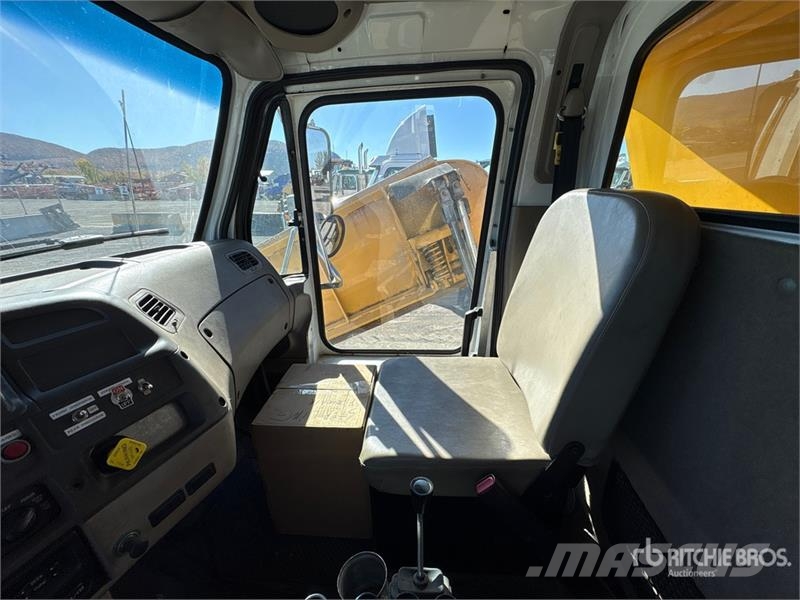 Sterling STE 4x2 Snow Plow Truck Közúti karbantartó haszongépek