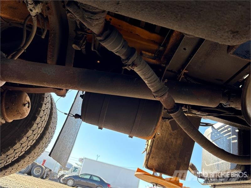 Sterling STE 4x2 Snow Plow Truck Közúti karbantartó haszongépek