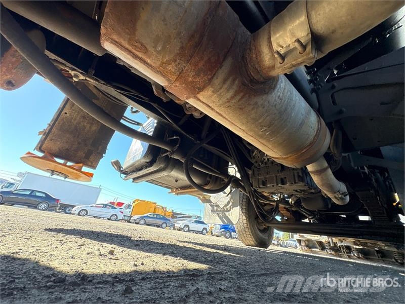 Sterling STE 4x2 Snow Plow Truck Közúti karbantartó haszongépek