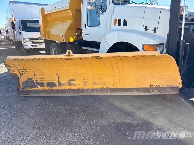 Sterling STE 4x2 Snow Plow Truck Közúti karbantartó haszongépek