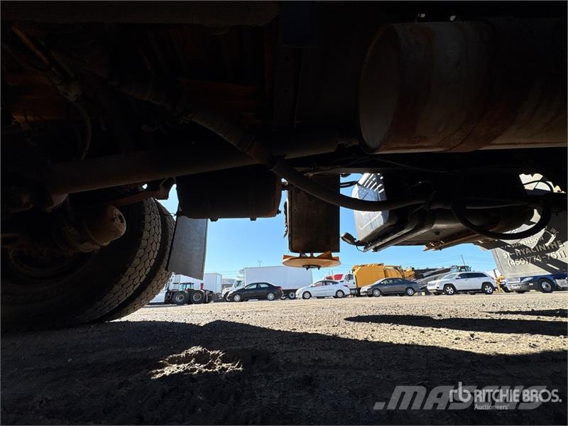 Sterling STE 4x2 Snow Plow Truck Közúti karbantartó haszongépek