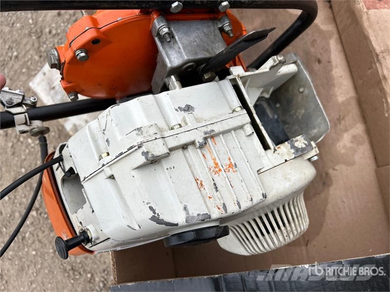 Stihl BT360 Heavy Duty Two-Man Earth Power Auger Light drills