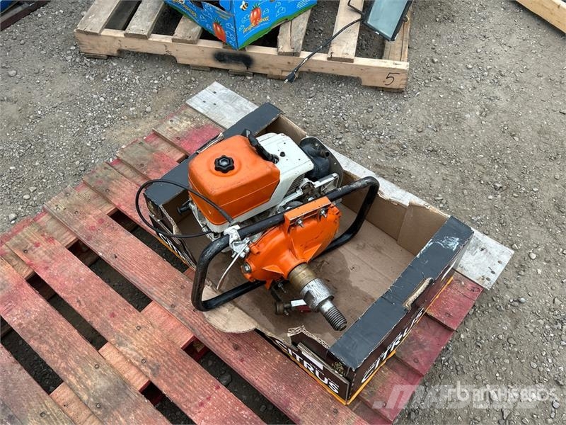 Stihl BT360 Heavy Duty Two-Man Earth Power Auger Light drills