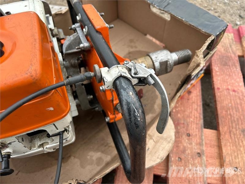 Stihl BT360 Heavy Duty Two-Man Earth Power Auger Light drills