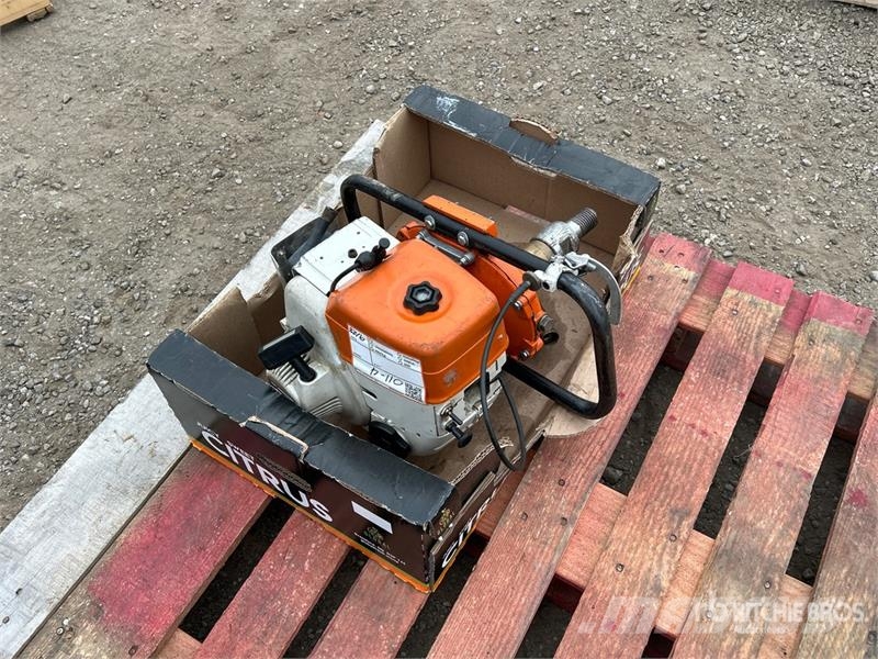 Stihl BT360 Heavy Duty Two-Man Earth Power Auger Light drills