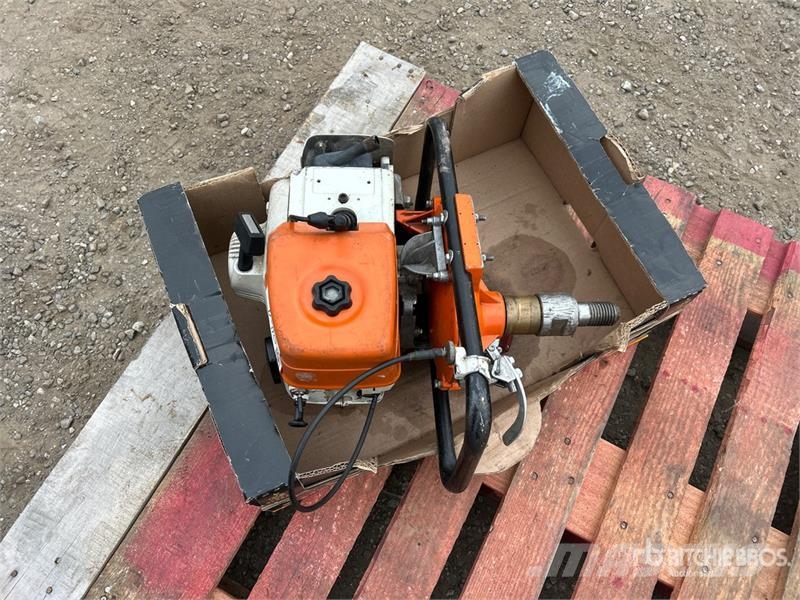 Stihl BT360 Heavy Duty Two-Man Earth Power Auger Light drills
