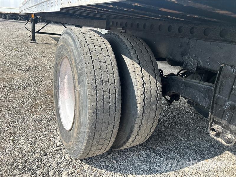 Stoughton 53 ft x 102 in Tri/A Van Trailer Dobozos pótkocsik