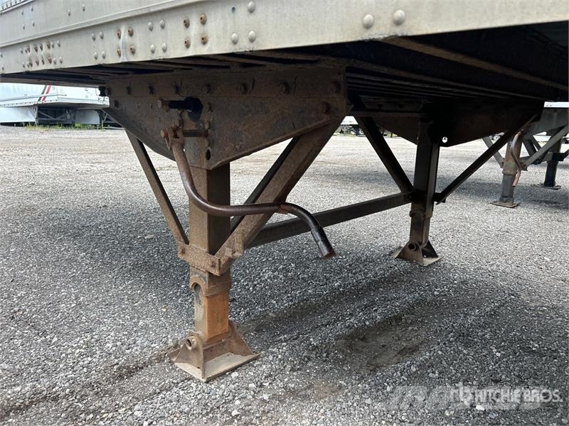 Stoughton 53 ft x 102 in Tri/A Van Trailer Dobozos pótkocsik