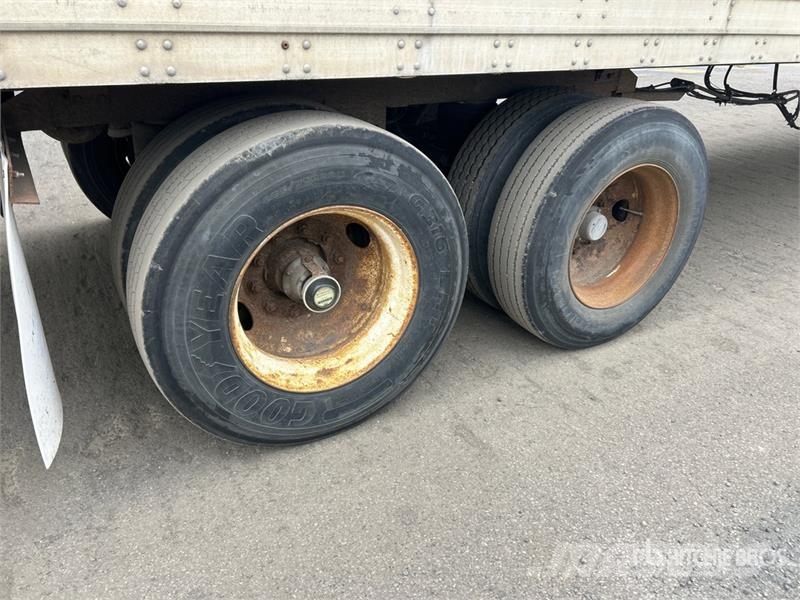 Stoughton 53 ft x 102 in T/A Van Trailer Прицепы-фургоны