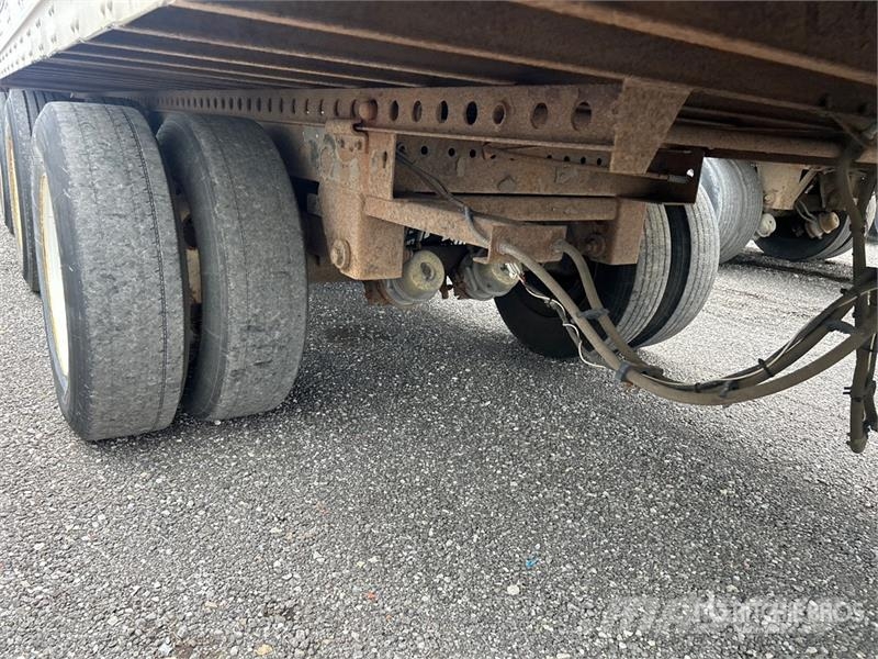 Stoughton 53 ft x 102 in Tri/A Van Trailer Dobozos pótkocsik