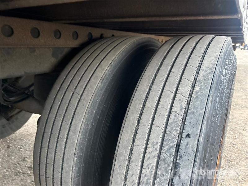 Stoughton ZGPVW-535T-S-C-AR 53 ft x 102 in T/A Van Trailer Przyczepy ze skrzynią zamkniętą