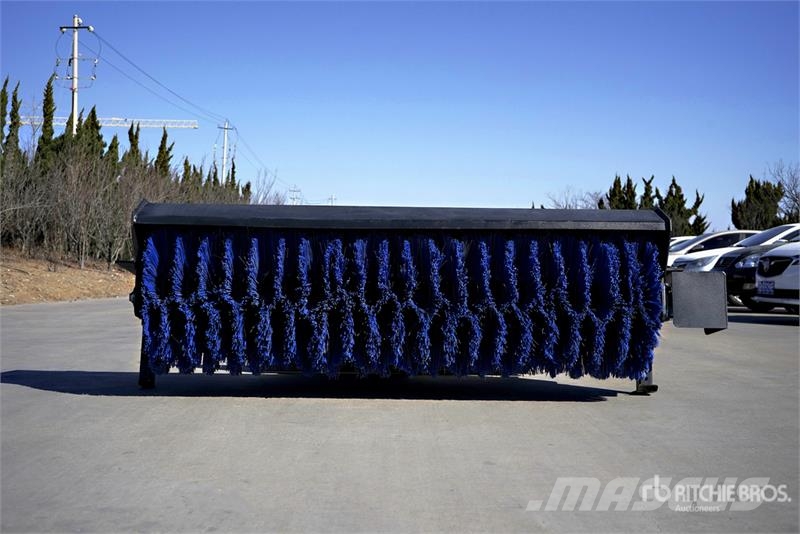 Suihe SSBA 72 in Skid Steer Broom (Unused) Kefék