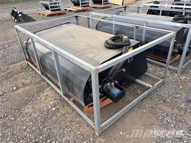 Suihe SSBR 72 in Skid Steer Sweeper (Unused) Harjat / harjakauhat