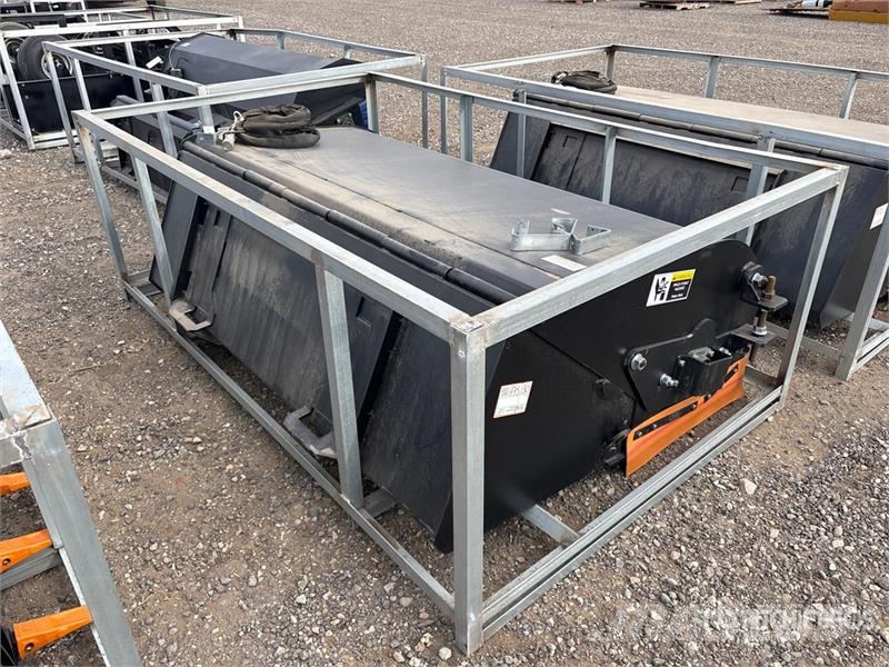 Suihe SSBR 72 in Skid Steer Sweeper (Unused) Harjat / harjakauhat