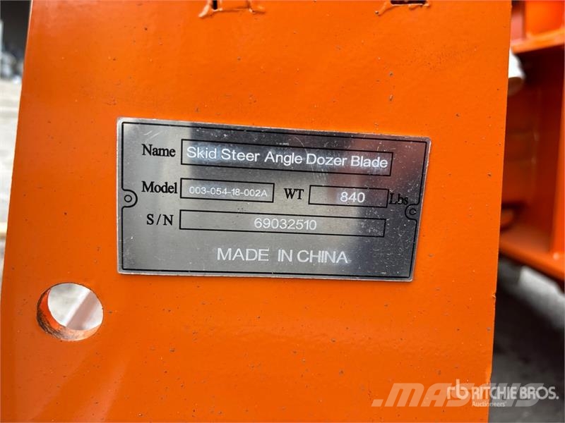 Suihe SSD-A blade 72 in Skid Steer Dozer (Unused) Lame