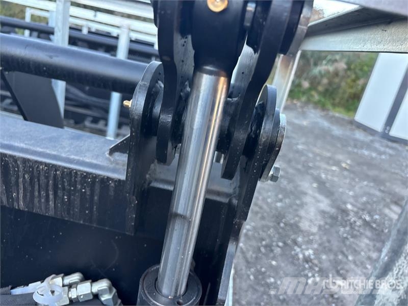 Suihe SSR-78 78 in Skid Steer Root Rake (Unused) مكابس وميبسات التبن