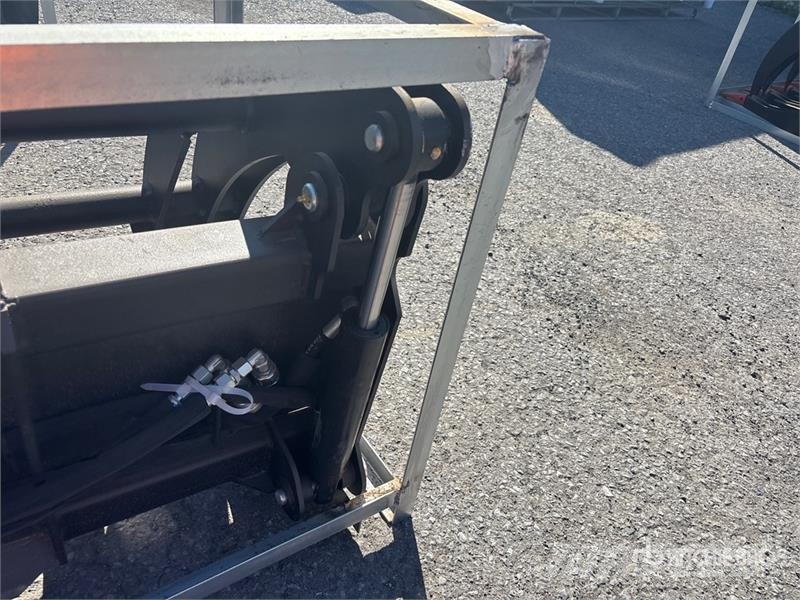 Suihe SSR-78 78 in Skid Steer Root Rake (Unused) Schudders