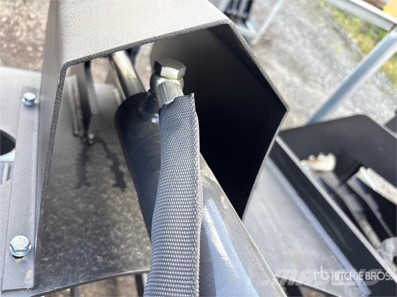 Suihe SSRGB-72 72 in Skeleton Skid Steer Grapple Bucket  Grijpers