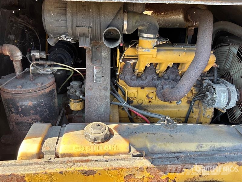 Sullair 185DPQ-CA Air Compressor (Inoperable) 콤푸레샤