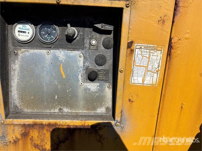 Sullair 185DPQ-CA Air Compressor (Inoperable) 콤푸레샤
