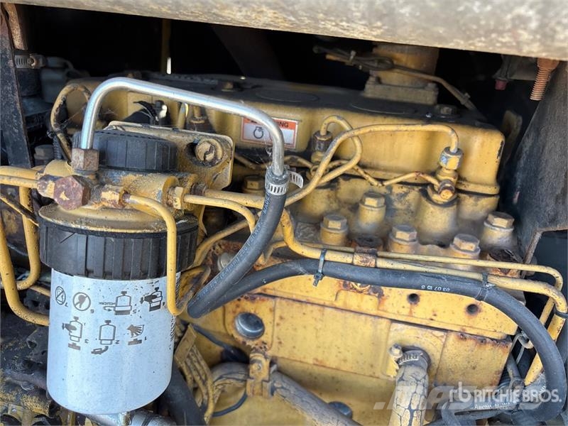 Sullair 185DPQ-CA Air Compressor (Inoperable) 콤푸레샤