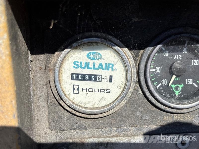 Sullair 185DPQ-CA Air Compressor (Inoperable) 콤푸레샤