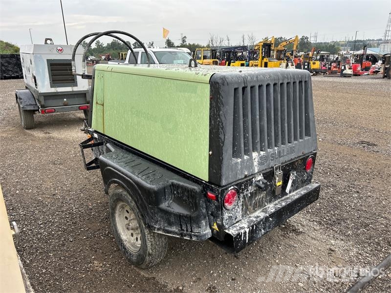 Sullair 185DPQ JD2 185 cfm Mobile Air Compressor (Inoperab Kompressorer